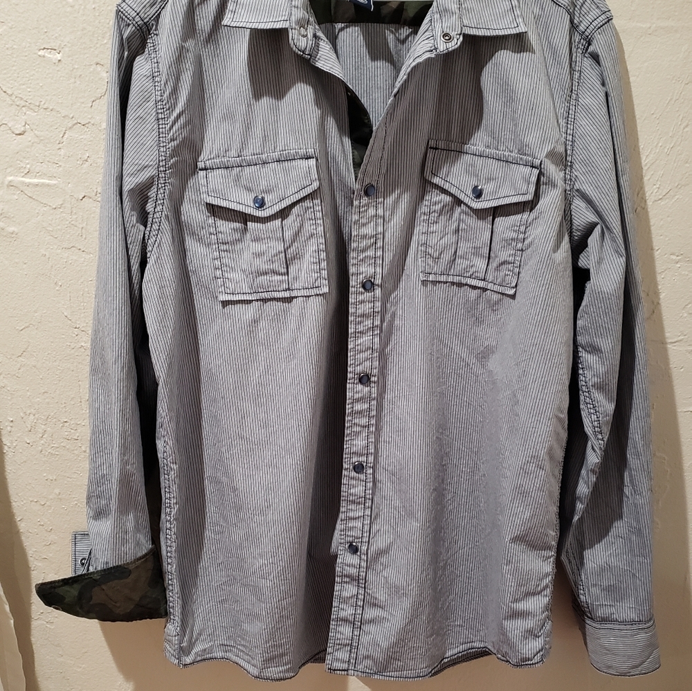 American Rag button down shirt. Large - Picture 2 of 10